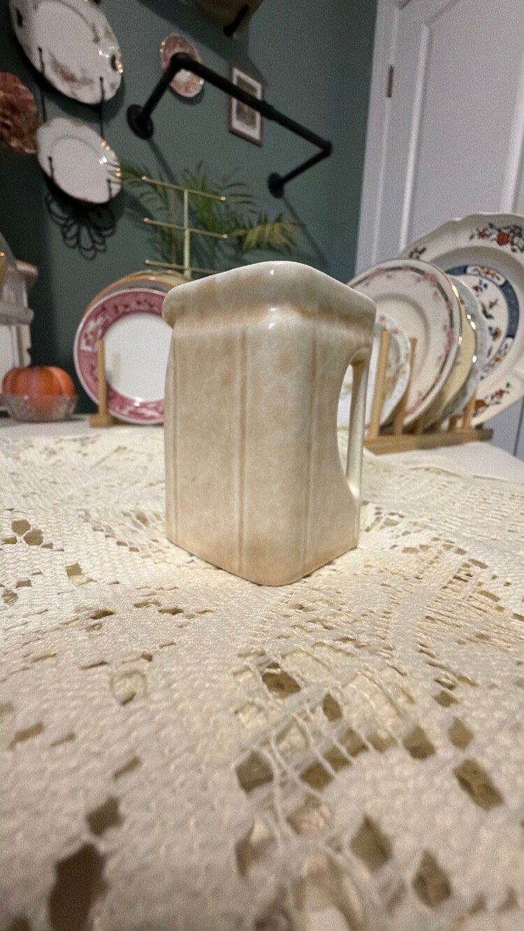 142 vintage Art Deco ceramic cream jug made for the Cunard White Star Line. Will